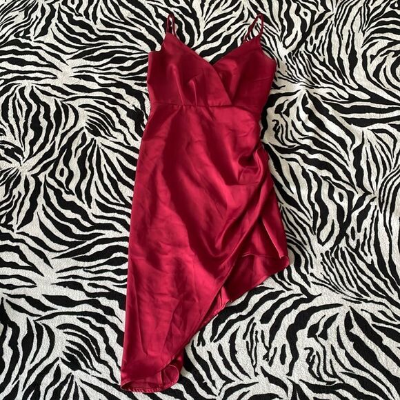 BCBGeneration Dresses & Skirts - BCBG generation sweet heart red satin women’s asymmetrical hemline dress size 0
